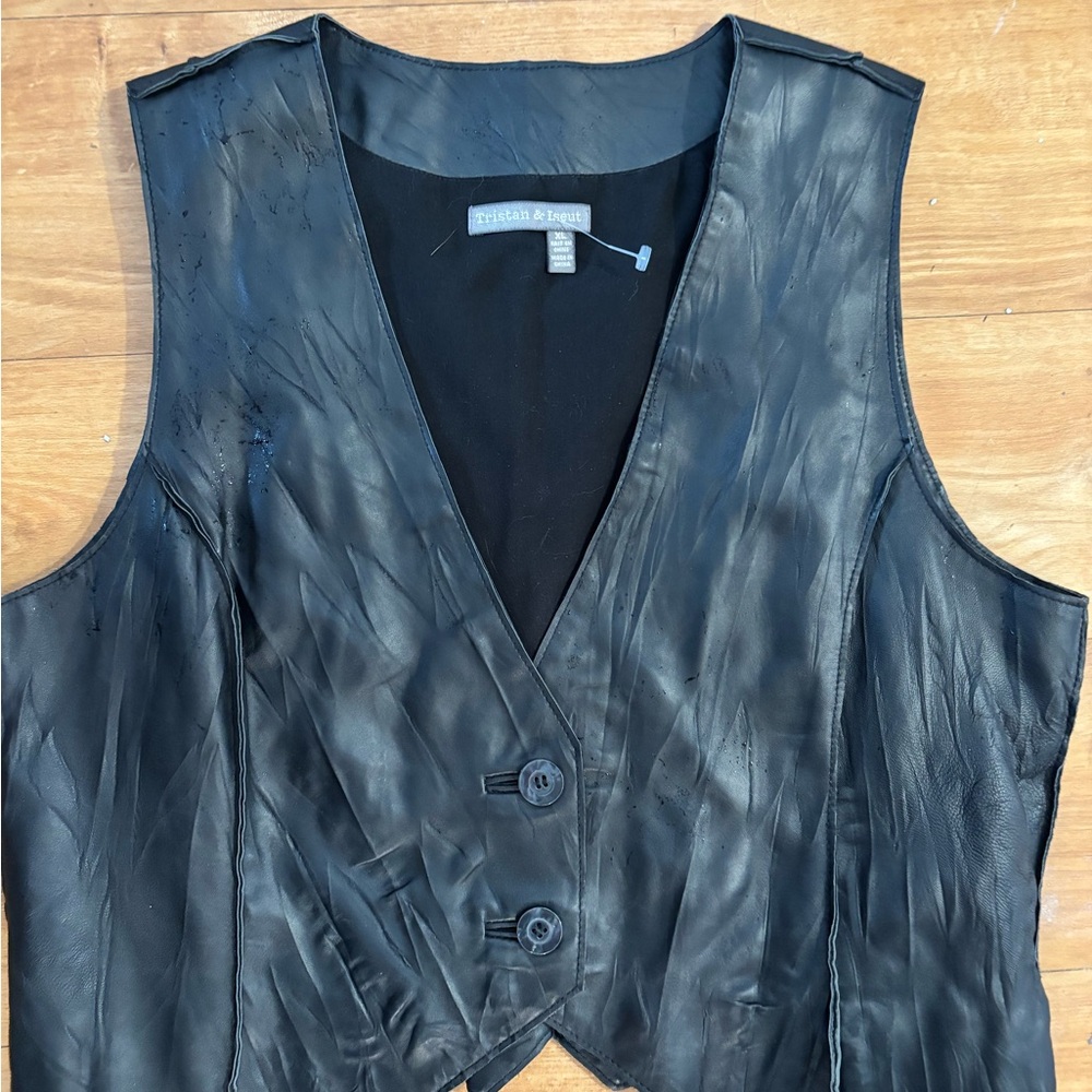 TRISTAN ( Tristan & Iseult)Guenine Leather Button Vest in black: lined